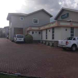 Neocourts Hotel