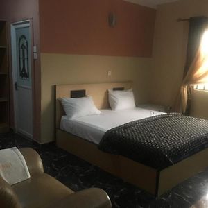 Bucker'S Palace Hotel